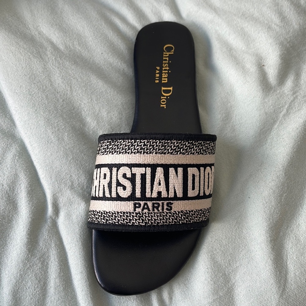 COPY - Unworn and New Dior sandals in perfect condition. No signs of wear
